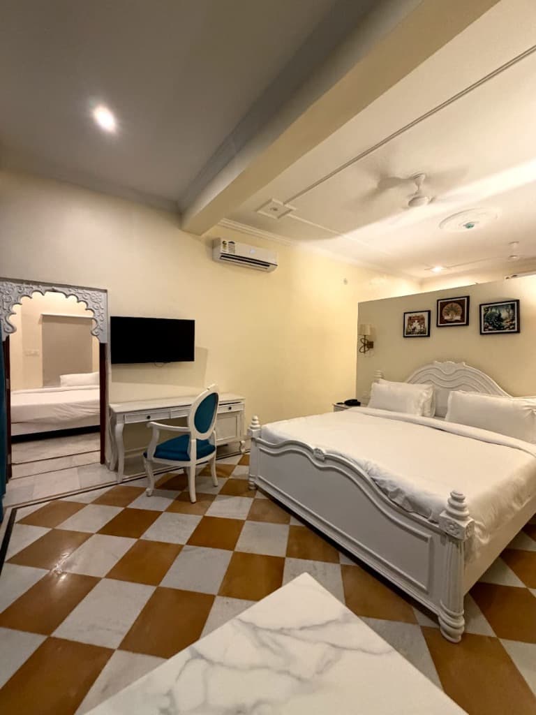 Shikar Suite at Vanya Vilas